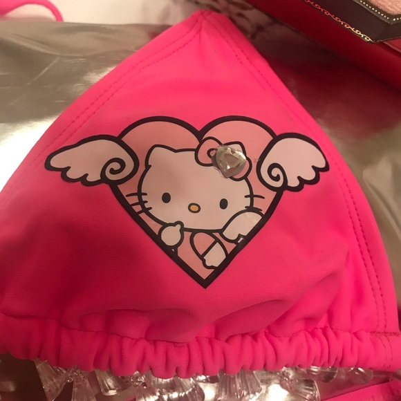 Adorable y2k hello kitty hot pink crystal bikini and earrings 💕 - Picture 11 of 14